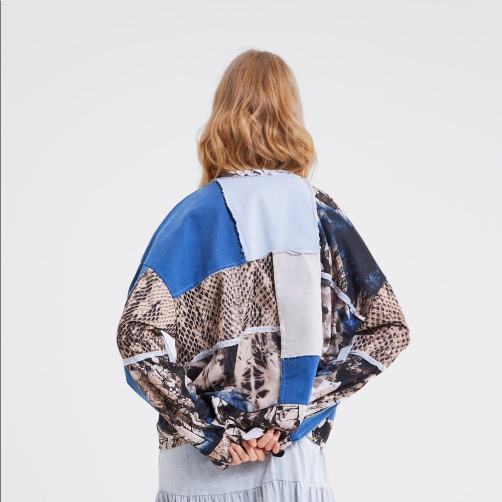Abstract Print Top - Picture 5 of 6
